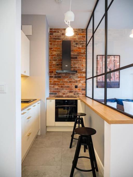 Chic Apartment In Historic Koneser Area Varsavia Esterno foto