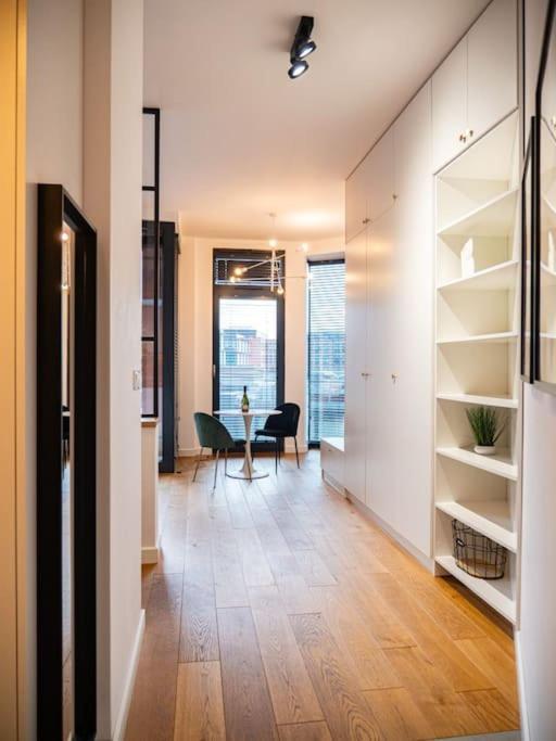 Chic Apartment In Historic Koneser Area Varsavia Esterno foto
