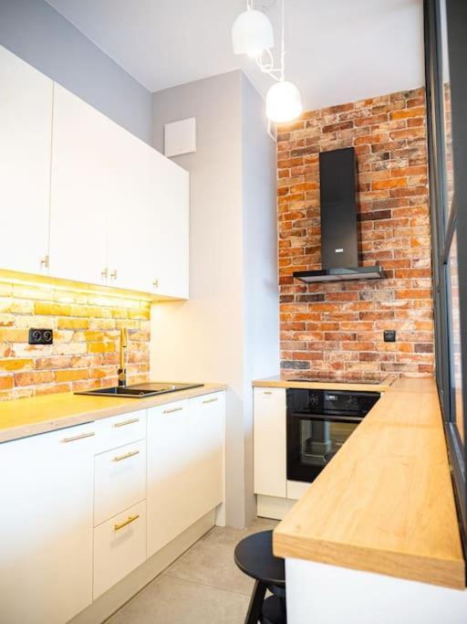 Chic Apartment In Historic Koneser Area Varsavia Esterno foto