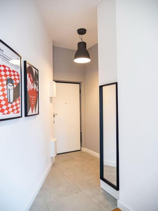 Chic Apartment In Historic Koneser Area Varsavia Esterno foto
