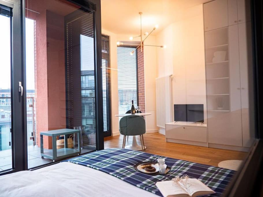 Chic Apartment In Historic Koneser Area Varsavia Esterno foto