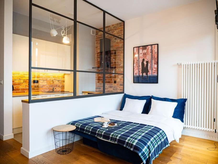 Chic Apartment In Historic Koneser Area Varsavia Esterno foto